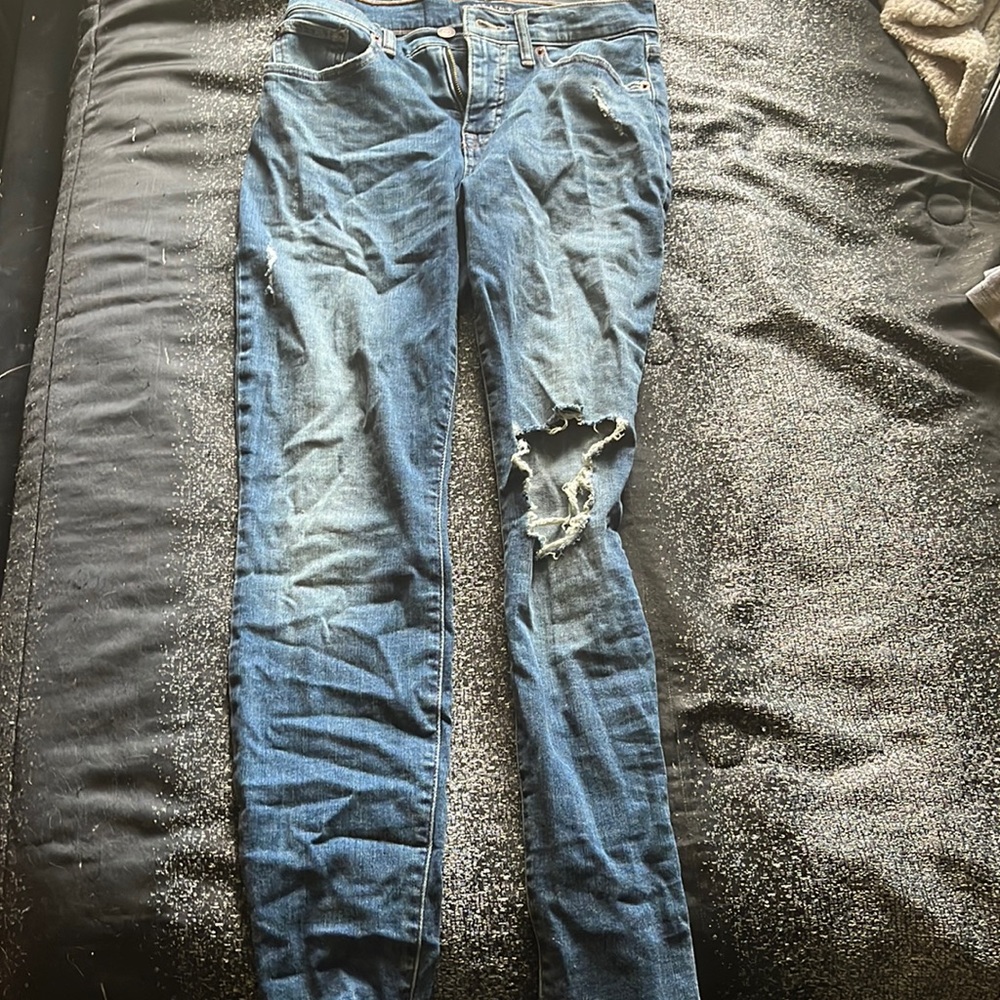 Lucky brand ripped denim jeans in size 28